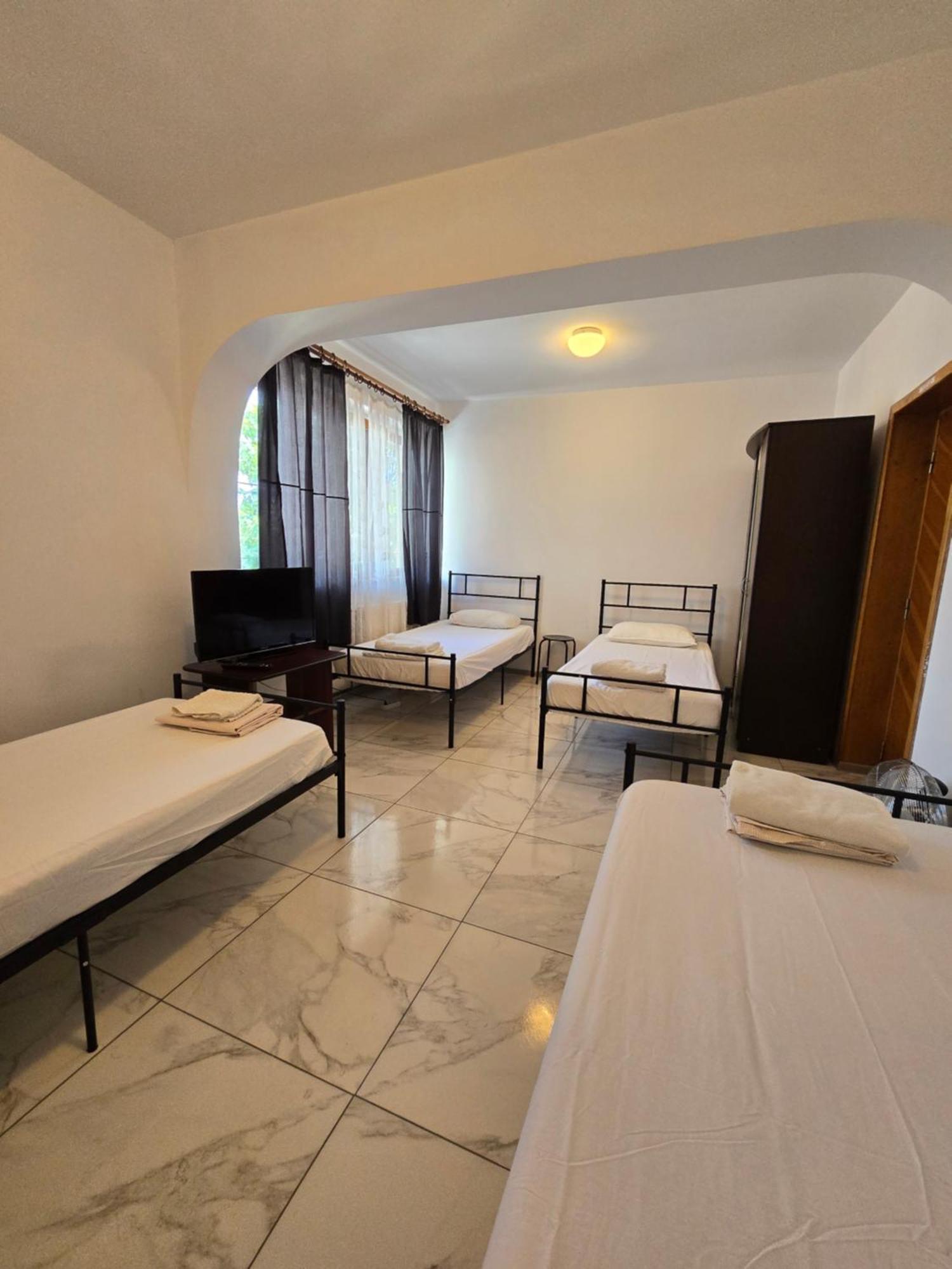 Z Villa Bukarest Exteriör bild