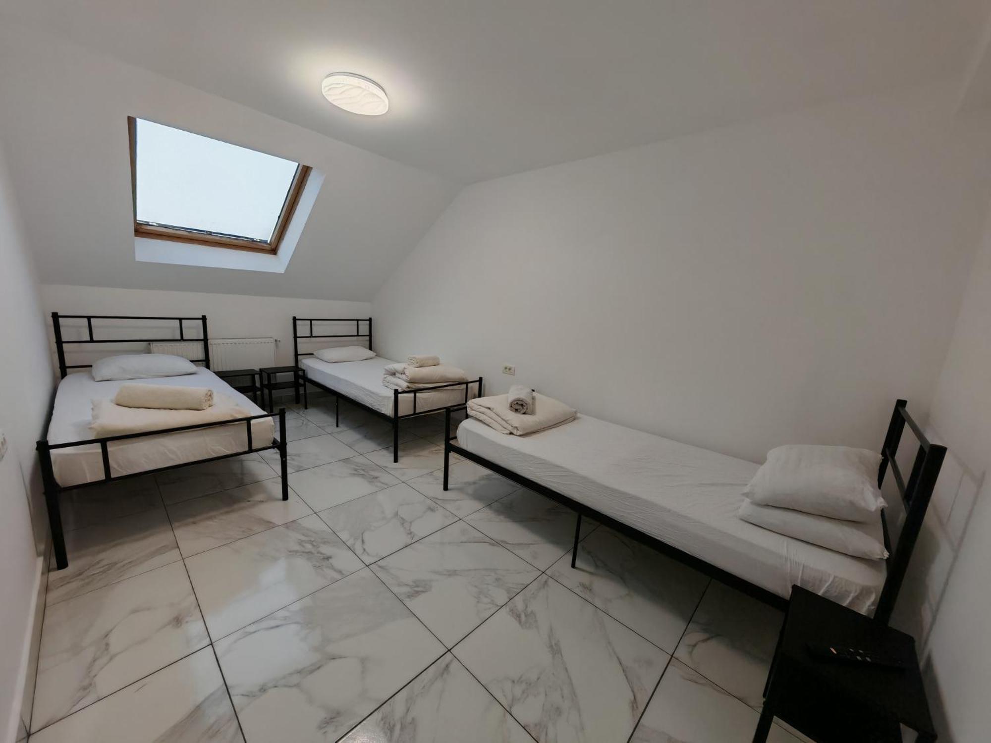 Z Villa Bukarest Exteriör bild