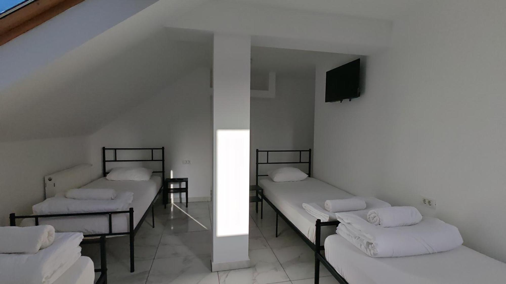Z Villa Bukarest Exteriör bild