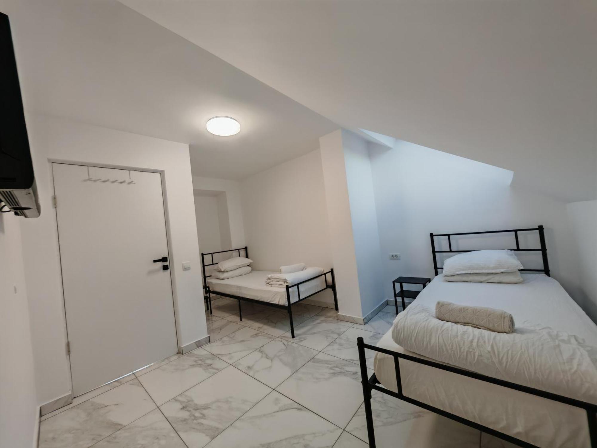 Z Villa Bukarest Exteriör bild