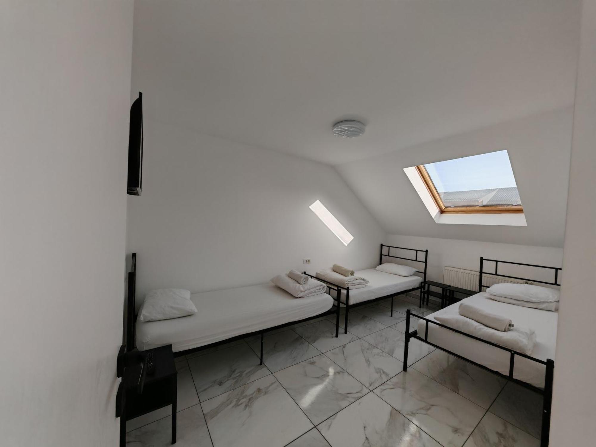 Z Villa Bukarest Exteriör bild